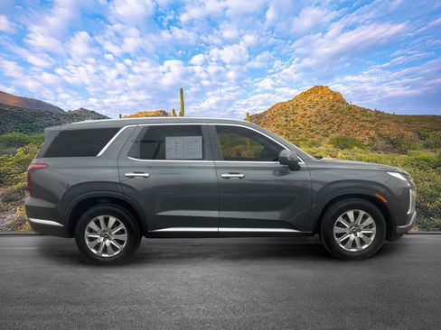Used 2023 Hyundai Palisade SEL w/ Cargo Package FWD image 3