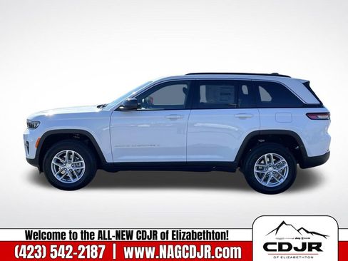 New 2025 Jeep Grand Cherokee Laredo image 7