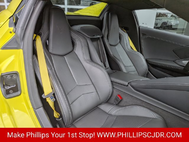 Used 2024 Chevrolet Corvette Stingray Convertible RWD image 12