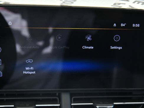 Used 2025 Chevrolet Trax LT FWD image 18