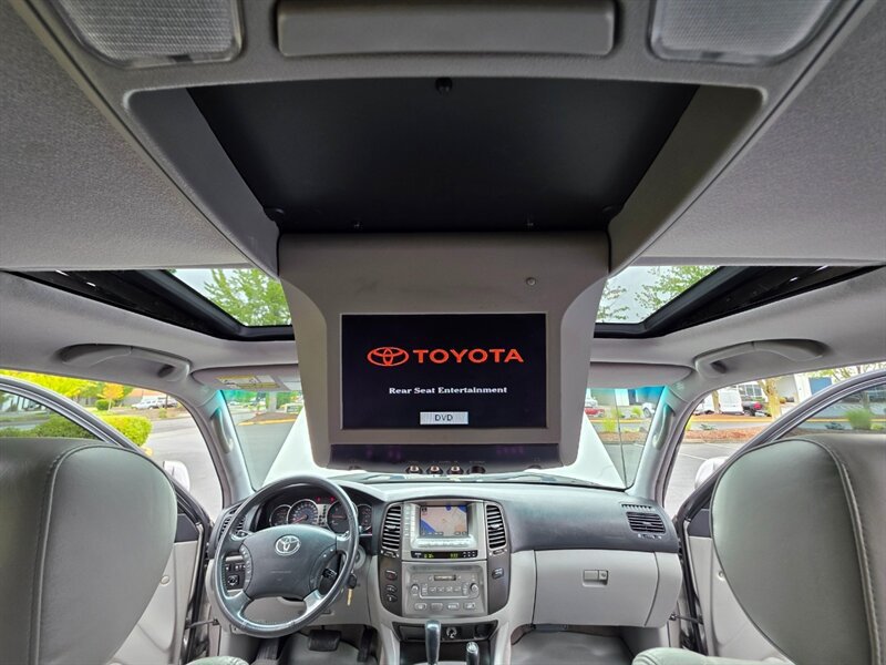 Used 2004 Toyota Land Cruiser w/ Convenience Pkg AWD/4WD image 18