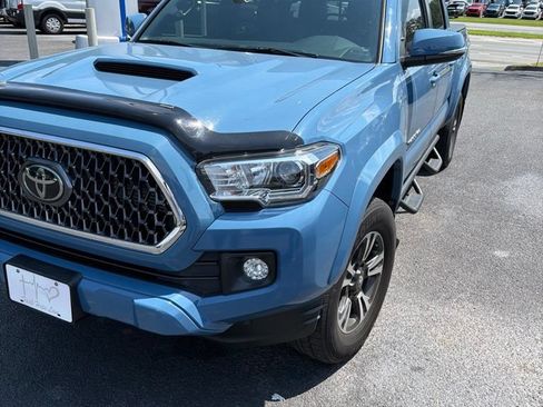 Used 2019 Toyota Tacoma TRD Sport RWD image 3