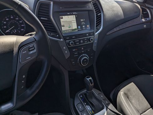 Used 2018 Hyundai Santa Fe Sport image 10