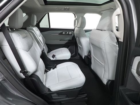 New 2026 Ford Explorer Platinum image 30