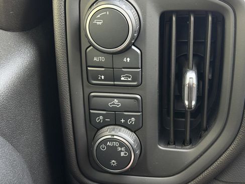 Used 2021 Chevrolet Silverado 1500 Custom image 20