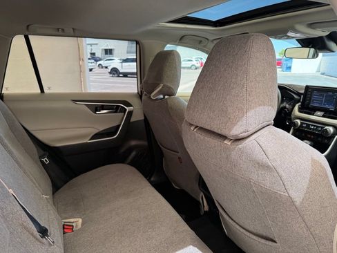 Used 2022 Toyota RAV4 XLE w/ Convenience Package AWD/4WD image 19