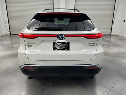 Used 2022 Toyota Venza Limited AWD/4WD image 6