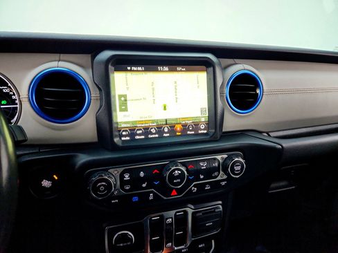 Used 2023 Jeep Wrangler Sahara image 13