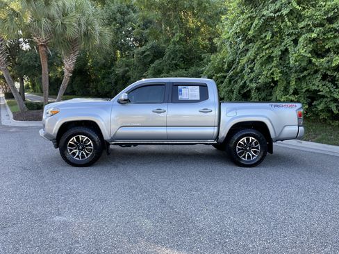 Used 2022 Toyota Tacoma TRD Sport w/ Technology Package AWD/4WD image 6