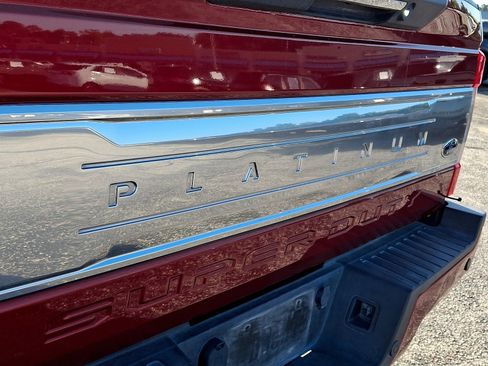 Certified 2019 Ford F250 Platinum w/ Platinum Ultimate Package AWD/4WD image 29
