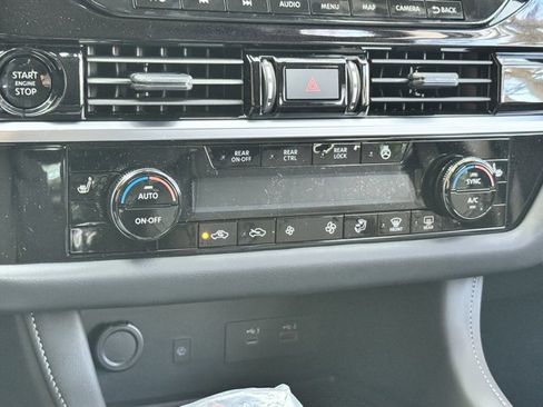 New 2025 Nissan Pathfinder SL image 33