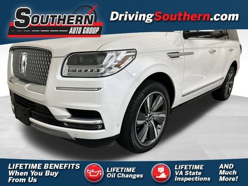 Used 2019 Lincoln Navigator Reserve image 1