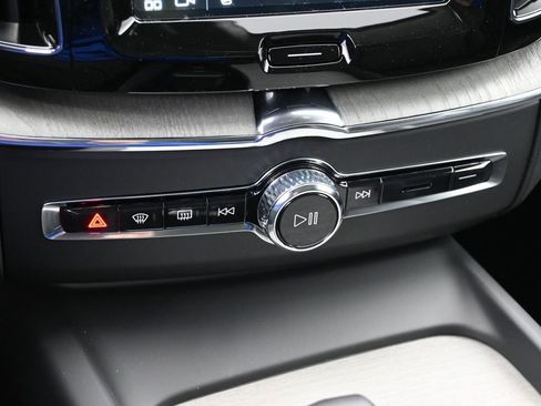 New 2025 Volvo XC60 B5 Plus w/ Protection Package Premier image 16