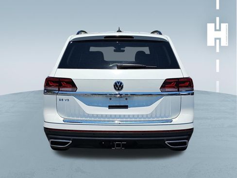 Used 2023 Volkswagen Atlas SE w/ Panoramic Sunroof Package FWD image 4