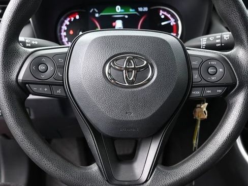 Used 2023 Toyota RAV4 LE AWD/4WD image 17