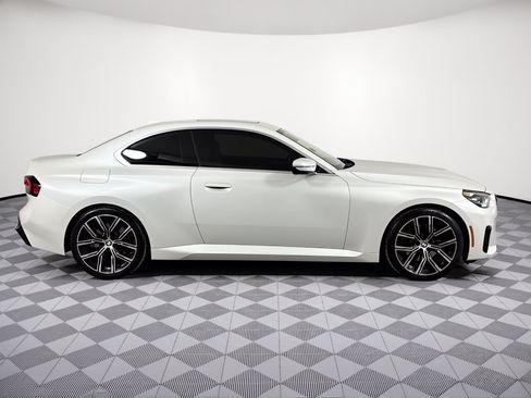 Used 2024 BMW 230i Coupe w/ Convenience Package RWD image 8