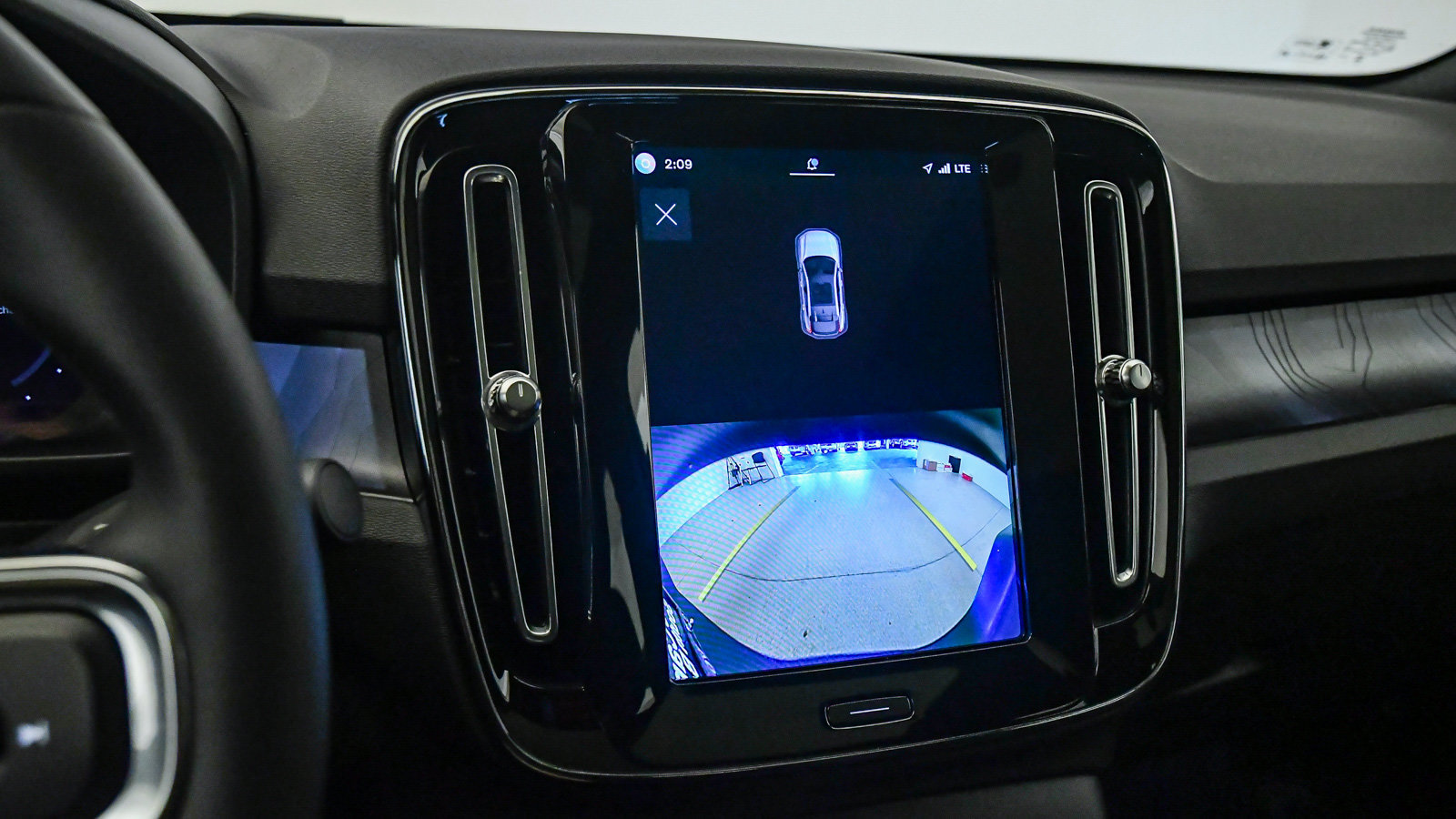 Certified 2023 Volvo C40 P8 Recharge Plus AWD/4WD image 23