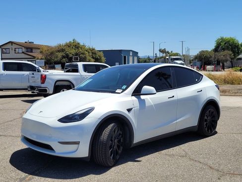 Used 2023 Tesla Model Y Long Range AWD/4WD image 7