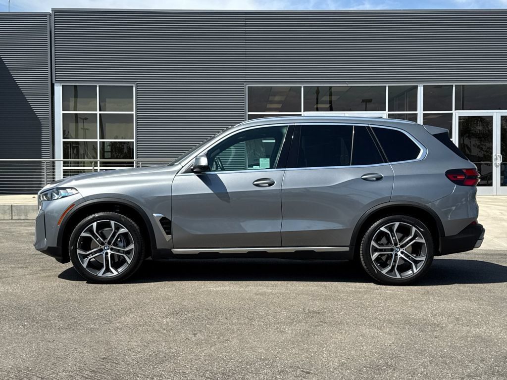 Used 2024 BMW X5 sDrive40i w/ Premium Package RWD image 6