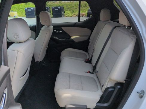 Certified 2022 Chevrolet Traverse LS AWD/4WD image 25