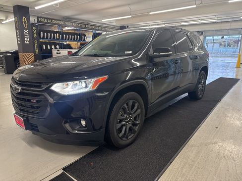 Used 2021 Chevrolet Traverse RS image 1