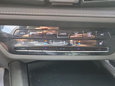 Used 2022 Buick Envision Preferred AWD/4WD image 15