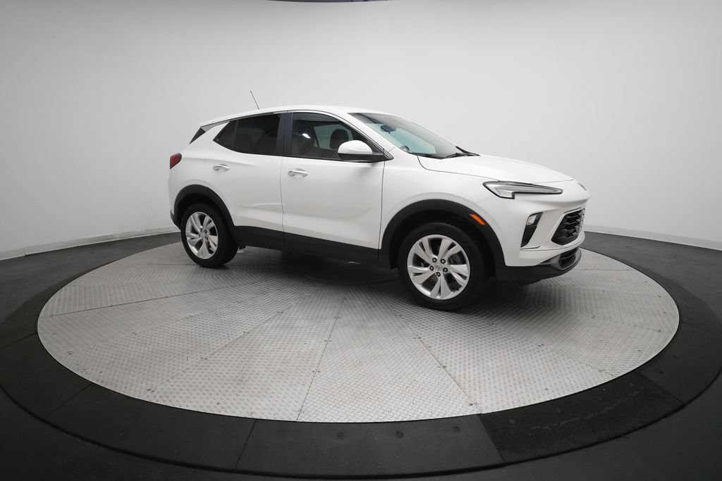 Used 2024 Buick Encore GX Preferred AWD/4WD image 36