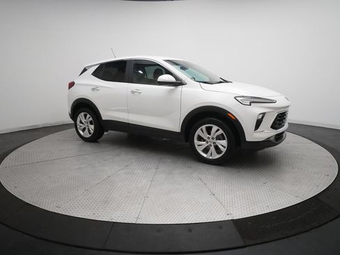 Used 2024 Buick Encore GX Preferred AWD/4WD image 36