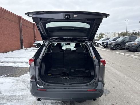 Used 2022 Toyota RAV4 XLE image 21