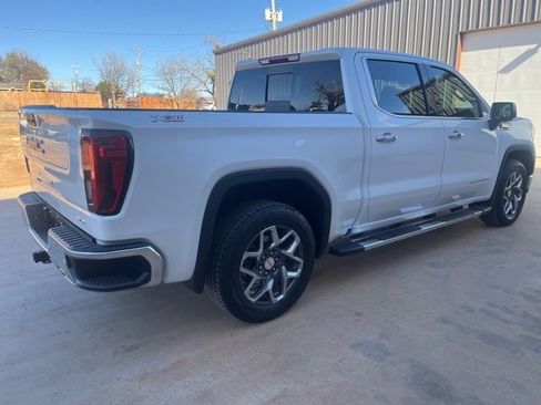 Used 2024 GMC Sierra 1500 SLT image 4