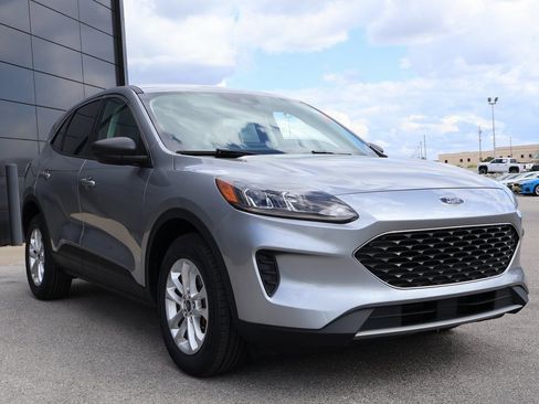 Used 2022 Ford Escape SE image 6