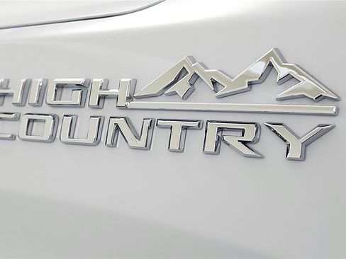 New 2026 Chevrolet Silverado 1500 High Country w/ Technology Package AWD/4WD image 10