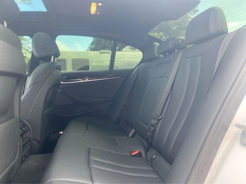 Used 2019 BMW 530e RWD image 10