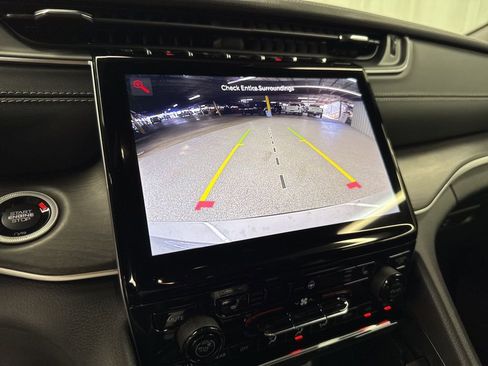 New 2025 Jeep Grand Cherokee L Limited w/ Black Appearance Package image 25