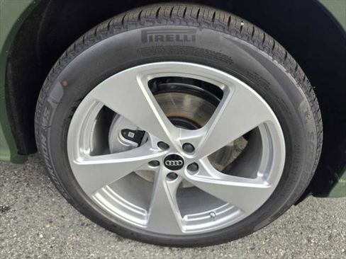 New 2025 Audi Q5 Prestige image 9