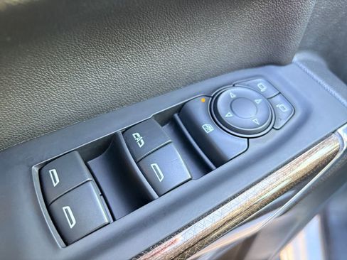 Used 2022 Chevrolet Silverado 1500 LT image 13