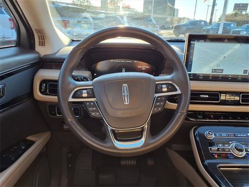 Certified 2023 Lincoln Nautilus Reserve image 11