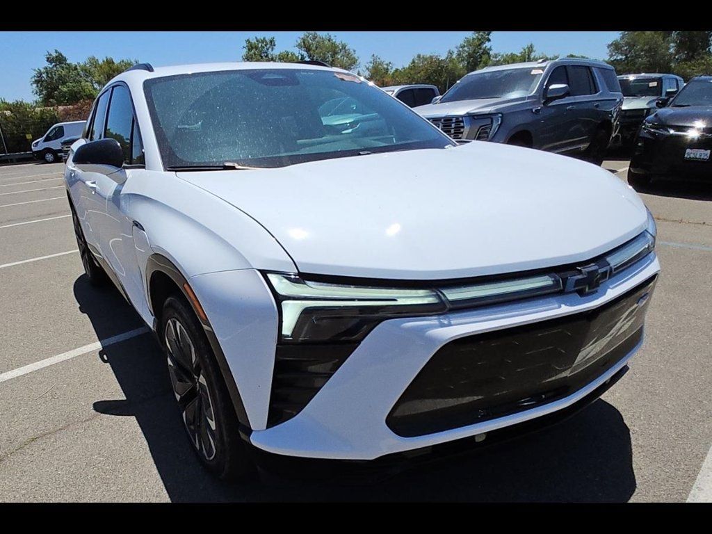 Used 2024 Chevrolet Blazer EV RS AWD/4WD image 2