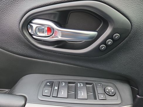 Used 2021 Jeep Cherokee Limited w/ Elite Package image 15