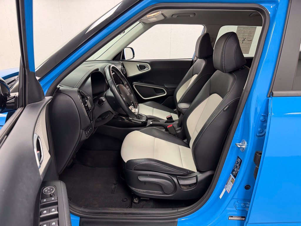 Used 2023 Kia Soul GT-Line FWD image 18