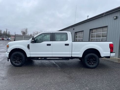 Used 2022 Ford F250 XL w/ Power Equipment Group image 4