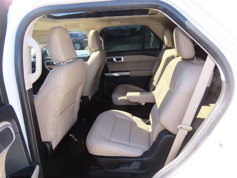 Certified 2023 Ford Explorer XLT w/ Equipment Group 202A image 21