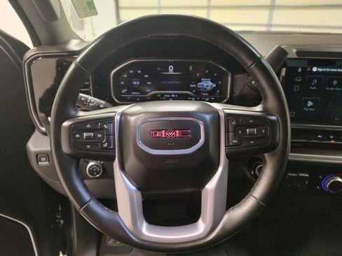 Used 2025 GMC Sierra 1500 SLT image 5