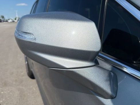 Used 2023 Cadillac XT6 Premium Luxury w/ Technology Package FWD image 5