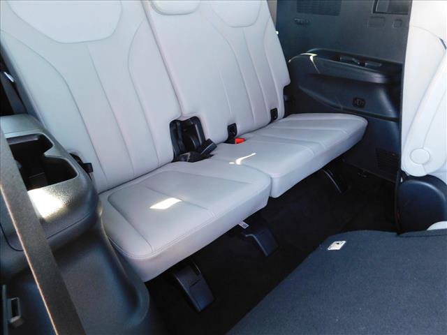 Used 2025 Hyundai Palisade SEL FWD image 27