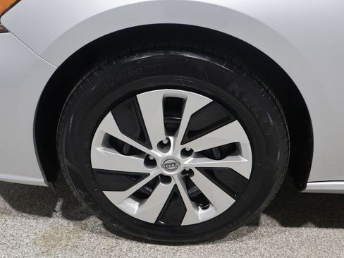 Used 2024 Nissan Altima 2.5 S image 7