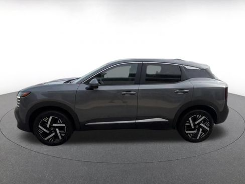 Used 2025 Nissan Kicks SV FWD image 8