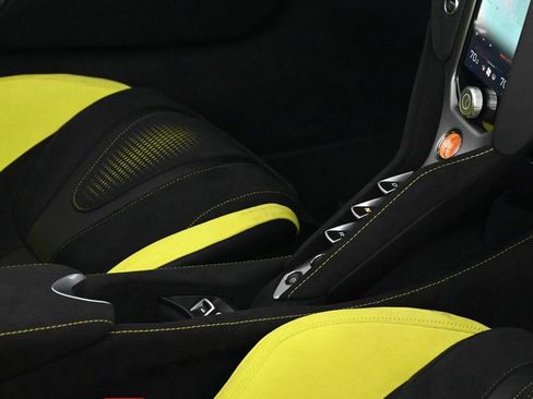 Used 2025 McLaren 750S Spider image 18