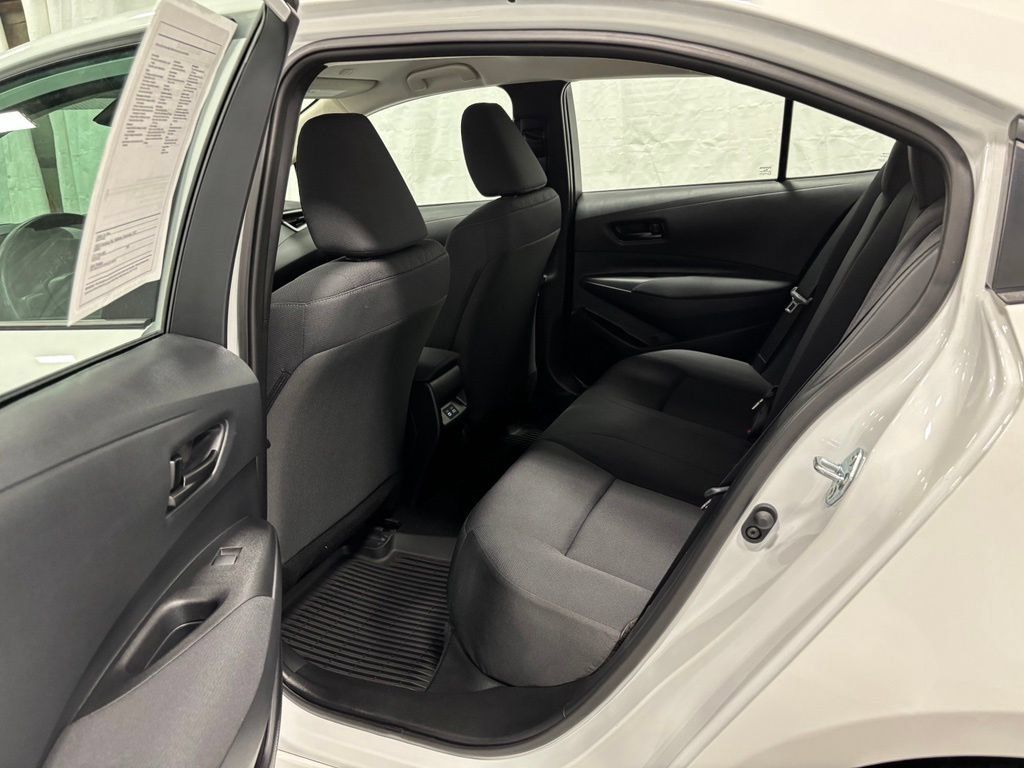 Used 2026 Toyota Corolla LE FWD image 41