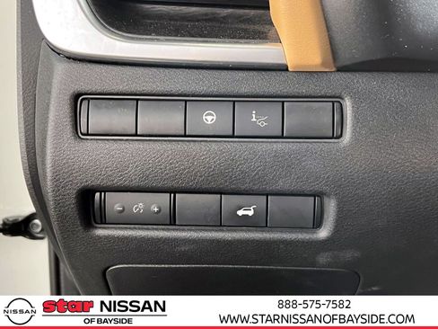 Used 2023 Nissan Rogue Platinum w/ Platinum Premium Package image 20